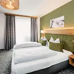 Hotel Schuetzenhof 3*